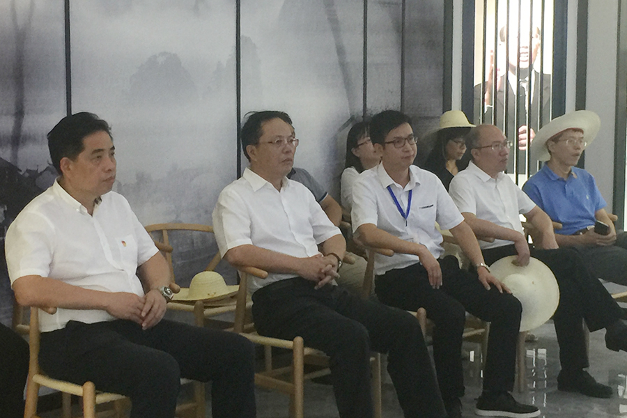 F:\2015-2018年OA文件 电视机媒体播放图设计\2018-OA文件 电视机媒体播放图设计\2018.07.31-中央党校副校长王东京考察调研北京资源多多28官网集团\04.JPG